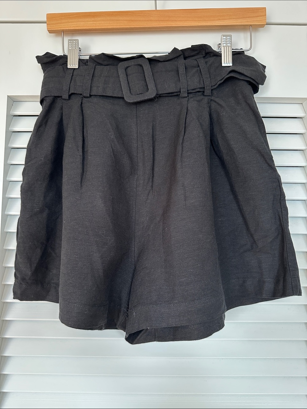 Aqua Linen Blend High-Waisted Paperbag Belted Shorts Black Size L